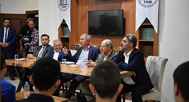 GENÇLİK MERKEZİ’NDE GENÇLERLE BULUŞTU