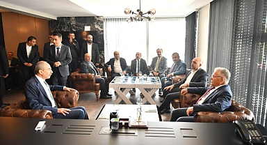 “BU ŞEHRİN ÜRETENLERİNİ SIRTIMIZDA TAŞIMAYI GÖREV BİLİYORUZ”