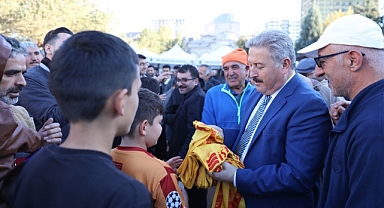 MOBİL BAŞKAN TINAZTEPE’DE İLGİYLE KARŞILANDI