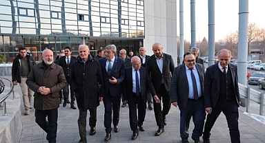 BAŞKAN ÇOLAKBAYRAKDAR’A BÜYÜK ÖVGÜ