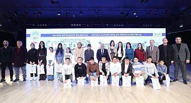 ÖĞRENCİLERE BÜYÜK KİTAP DESTEĞİ