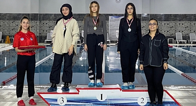 YÜZME YARIŞMASINA 305 SPORCU KATILDI