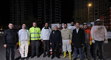ŞAFAK VAKTİ ÜRETİCİLERE ARILI KOVAN DAĞITTI