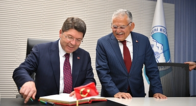 ‘MÜKEMMEL BELEDİYECİLİK’ YORUMU