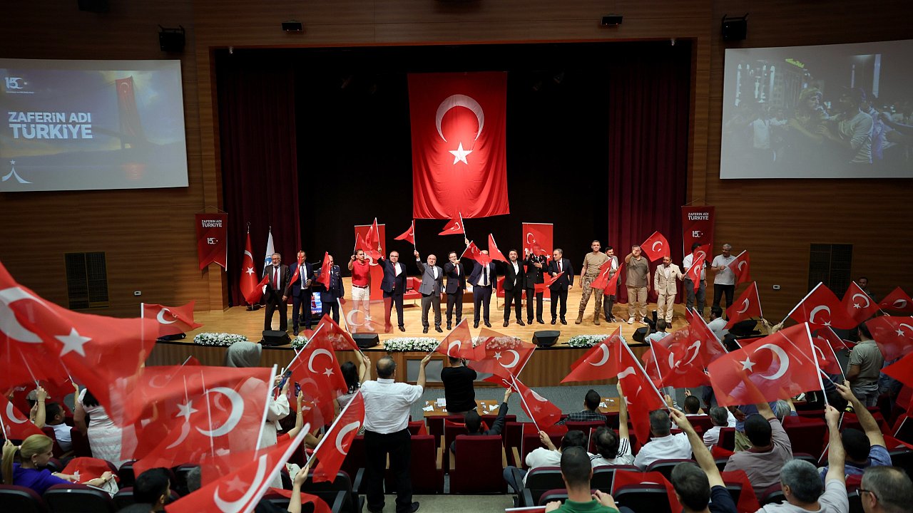 KÜRESEL AÇIDAN 15 TEMMUZ VE DARBE DİRENİŞİ