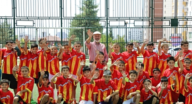 ÖĞRENCİLER HEM EĞLENİYOR HEM ÖĞRENİYOR