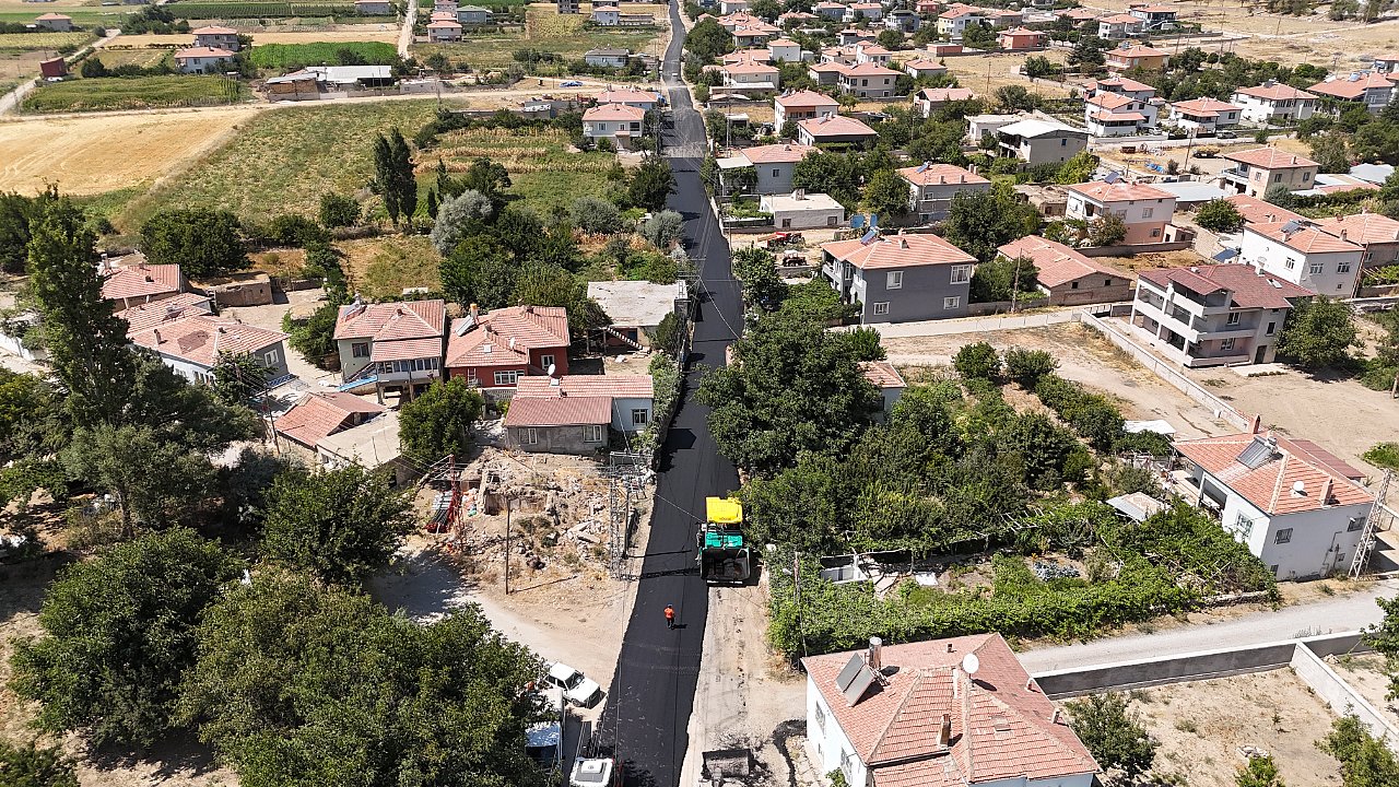 8 MİLYON TL’LİK SICAK ASFALT YATIRIMI