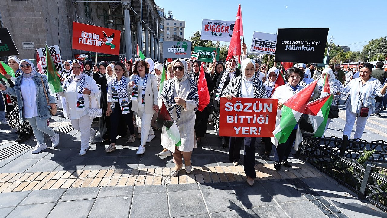 “GAZZE İÇİN SESSİZ ÇIĞLIK”