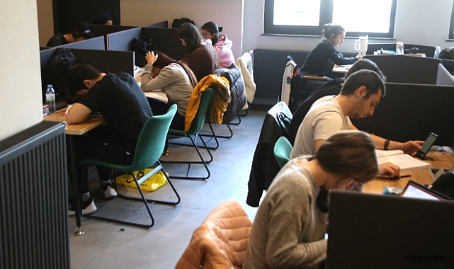 AKIL KÜPÜ KÜTÜPHANELERİ DOLUP TAŞIYOR