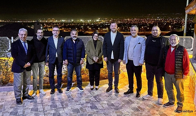 GAZETECİLERLE BİR ARAYA GELDİ!