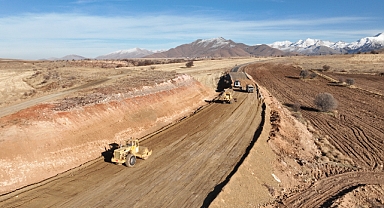 TOMARZA’NIN KIRSAL BAĞLANTI YOLUNA ÖNEMLİ ÇALIŞMA
