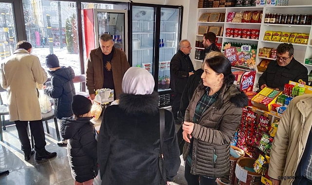 ÖĞRENCİLERE BURS İÇİN MİNİ MARKET AÇILDI