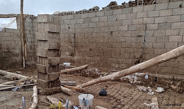 BESİ İŞLETMESİNİN ÇATISI UÇTU