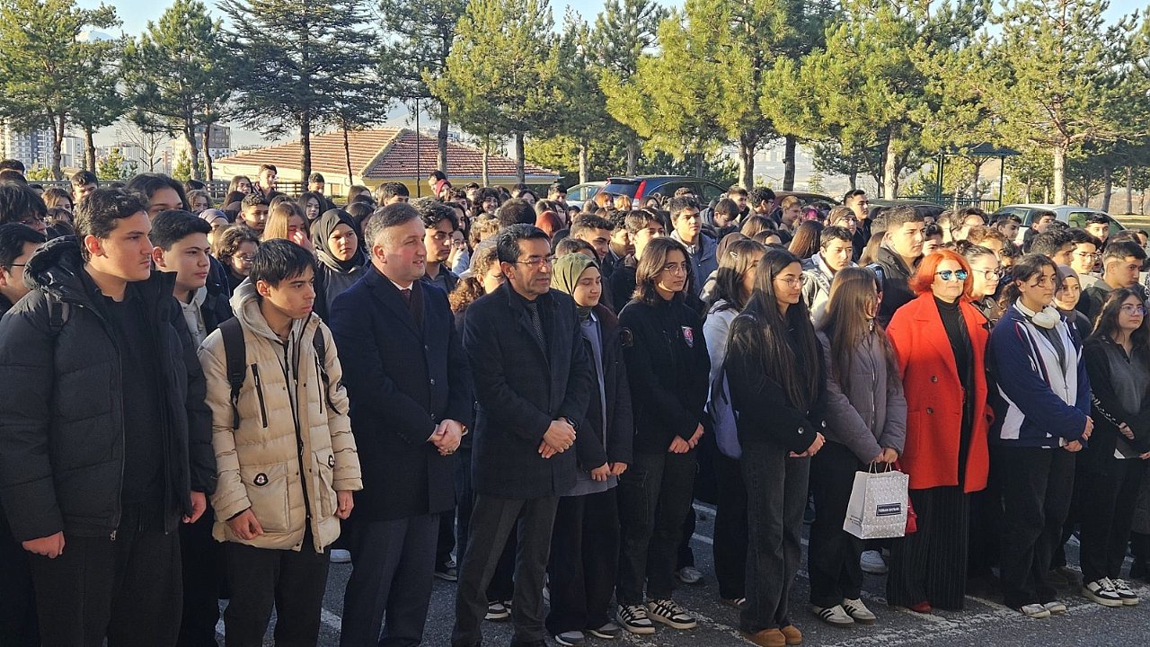 BİR KISSA BİR SELAMLA, BİN HİSSE BİN NEZAKET