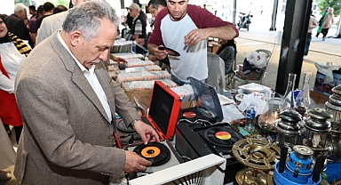 BU PAZAR ANTİKACILAR BULUŞUYOR