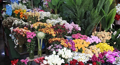 ÇİÇEKÇİLERDE HAZIRLIKLAR TAMAMLANDI