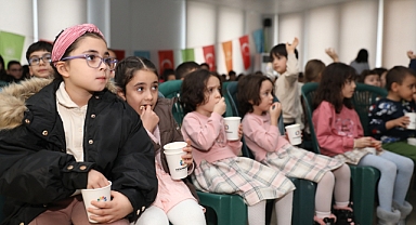 ÇOCUKLAR SİNEMAYLA BULUŞTU, YÜZLER GÜLDÜ