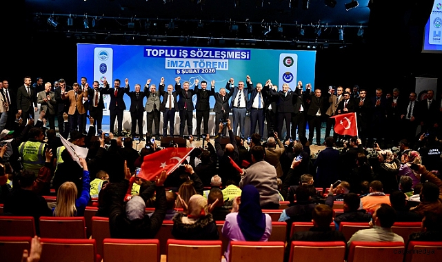 COŞKULU İMZA TÖRENİ