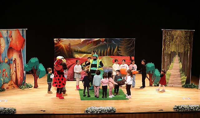 KARNE SEVİNCİ TİYATROYLA TAÇLANDI