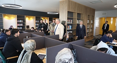 KURSİYERLERLE BİR ARAYA GELDİ