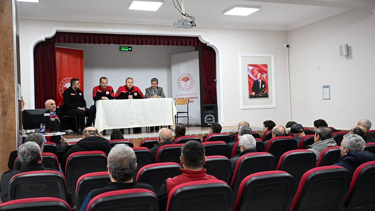 MEYVE BAHÇELERİNDE BUDAMA VE TERBİYE KURSU