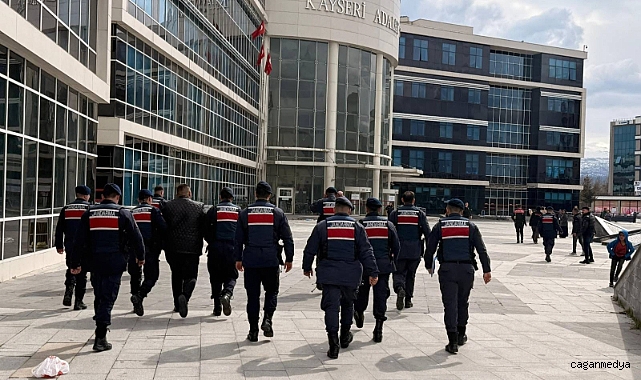 BAYRAMIN İLK GÜNÜ EŞİNİ TABANCAYLA ÖLDÜREN ŞÜPHELİ TUTUKLANDI