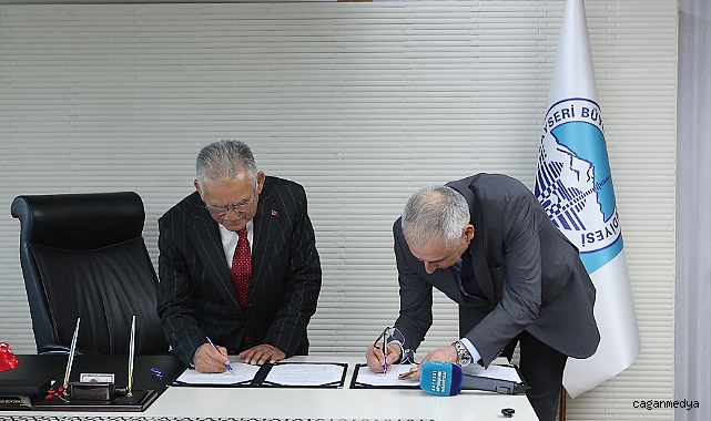 BESMELEYİ ÇEKTİ, İMZAYI ATTI