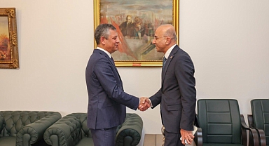 CHP’Lİ AŞKIN GENÇ’TEN ÖZGÜR ÖZEL’E ZİYARET