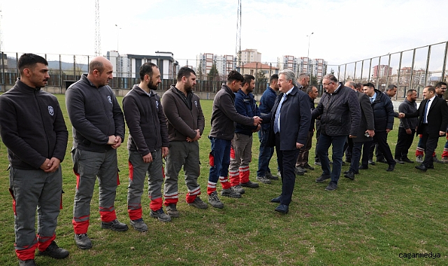 GÜNE MESAİ ARKADAŞLARIYLA BAYRAMLAŞARAK BAŞLADI