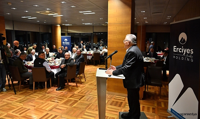 İŞ DÜNYASI İLE İFTAR SOFRASINDA BULUŞTU