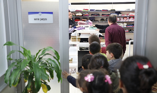 ÖKSÜZ VE YETİMLERE BAYRAMLIK