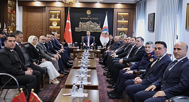 BAKAN BAYRAKTAR’TAN VALİ ÇİÇEK'E ZİYARET