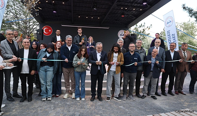 ERÜ SAHNE MUHTEŞEM KONSERLE AÇILDI