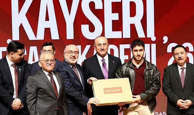 KAYÜ’DE KONFERANS VERDİ