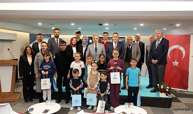 KİTAP KURTLARI ÖDÜLLENDİRİLDİ