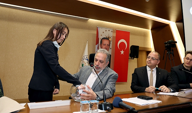 MENEKŞE SİTELERİ'NDE KURA HEYECANI