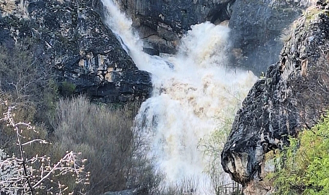 SAĞANAK YAĞIŞ DEBİYİ ARTIRDI