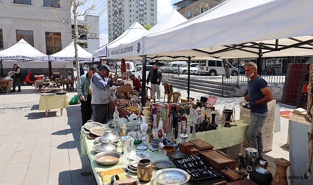 TARİH KOKAN İZLER BU PAZARDA YAŞIYOR