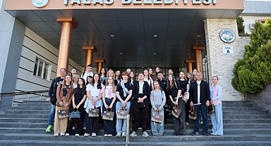 ULUSLARARASI PROJELERLE DÜNYAYA AÇILIYOR