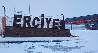 ERCİYES’E MAYIS AYINDA KAR YAĞDI