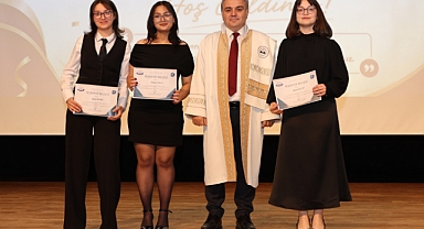GENÇ ECZACILAR ÖNLÜK GİYDİ