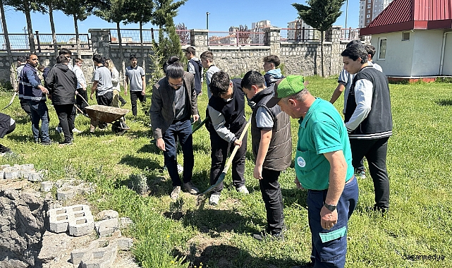 OKUL BAHÇESİ LAVANTA VE GÜLLERLE DONATILDI