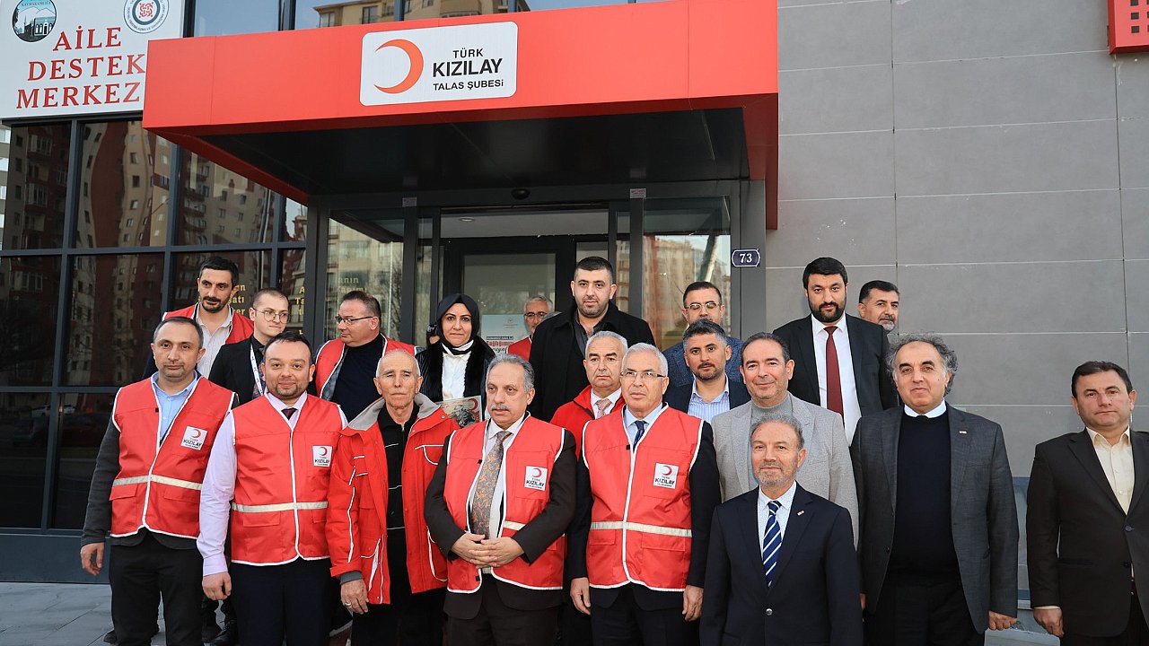158 YILLIK İYİLİK ÇINARI, TALAS’TA KÖK SALIYOR