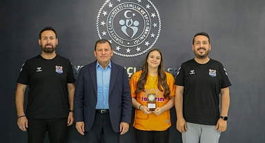 BERİLAY BATUR'DAN BULGARİSTAN'DA ÜÇ MADALYA