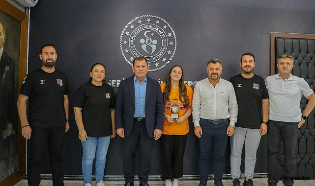 BERİLAY BATUR'DAN BULGARİSTAN'DA ÜÇ MADALYA