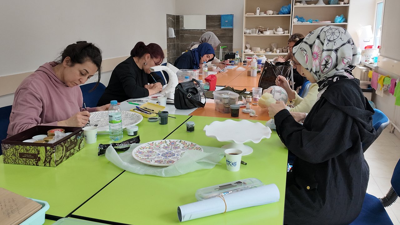 ÇİNİ SANATINA YOĞUN İLGİ