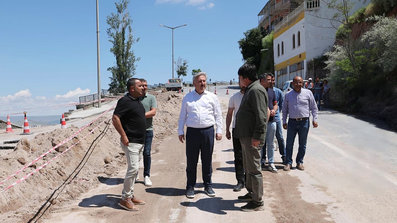 ÇÖKEN İSTİNAT DUVARINA ACİL MÜDAHALE