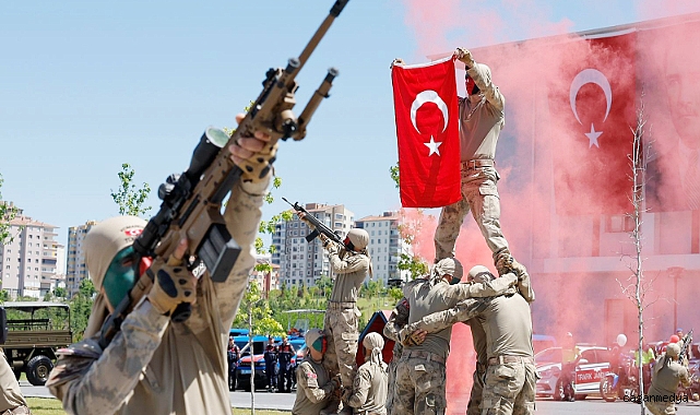 DEVLETİMİZİN GÜÇLÜ VE ŞEFKATLİ YÜZÜ