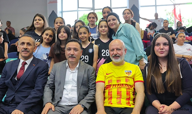 GENÇLERİMİZİN HER ZAMAN YANINDAYIZ