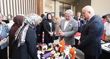 KADINLARIN BİN BİR EMEKLE YAPTIĞI EL ÜRÜNLERİ SERGİSİ GÖZ KAMAŞTIRDI